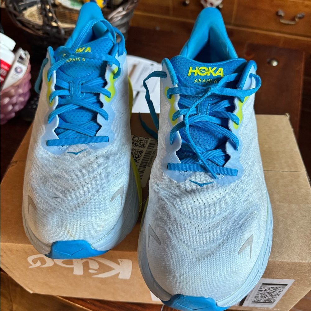 Hoka Arahi 6